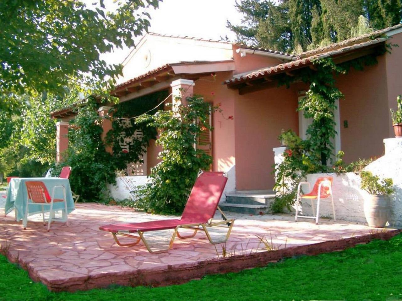 Errika Apartment Ipsos Exterior photo